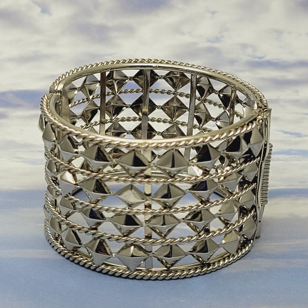 Large Round Silver Tone Hinged Bracelet - Picture 5 of 12